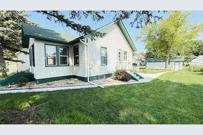 335 E Schlieman Avenue, Appleton, MN 56208 - Photo 4