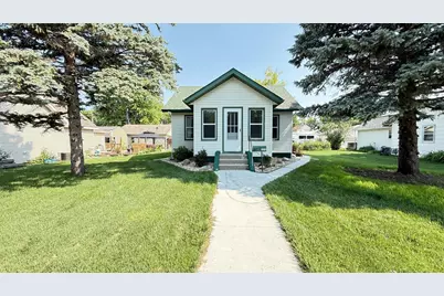 335 E Schlieman Avenue, Appleton, MN 56208 - Photo 1