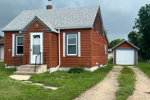 91 6th St, Windom, MN 56101 - Photo 1