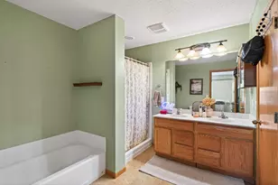 1451 Magnolia Ave E, Saint Paul, MN 55106 - Photo 10