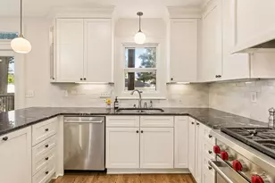 2504 Humboldt Ave S, Minneapolis, MN 55405 - Photo 12