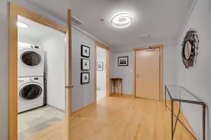 1240 S 2nd St, Minneapolis, MN 55415 - Photo 2