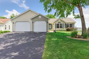 152 Sylla St, River Falls, WI 54022 - Photo 2