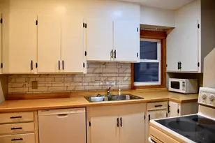 321 Tindolph Ave N, Thief River Falls, MN 56701 - Photo 12