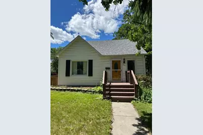 321 Tindolph Avenue N, Thief River Falls, MN 56701 - Photo 2