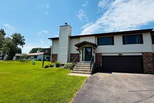 3837 Gershwin Ave N, Oakdale, MN 55128 - Photo 2