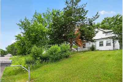 709 9th Street NE, Little Falls, MN 56345 - Photo 2