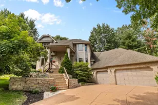 655 Evergreen Cir, Shoreview, MN 55126 - Photo 2