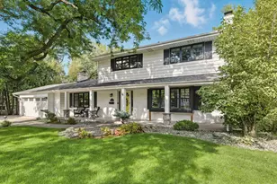 5512 Hillside Ct, Edina, MN 55439 - Photo 2