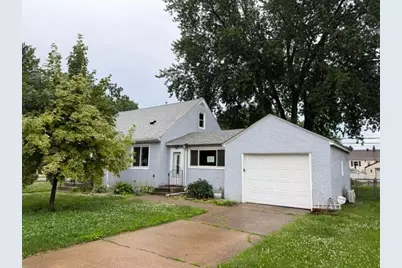 132 Richmond Street E, South Saint Paul, MN 55075 - Photo 2