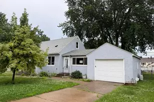 132 Richmond St E, South Saint Paul, MN 55075 - Photo 2