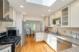 15208 Crown Dr, Minnetonka, MN 55345 - Photo 20