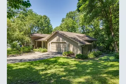 15208 Crown Drive, Minnetonka, MN 55345 - Photo 2