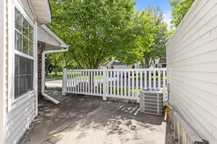 528 Queens Gate, New Brighton, MN 55112 - Photo 24