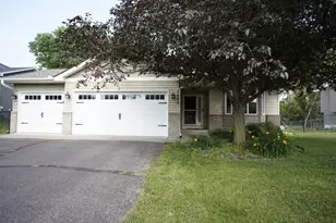 7696 Appaloosa Ln, Circle Pines, MN 55014 - Photo 1