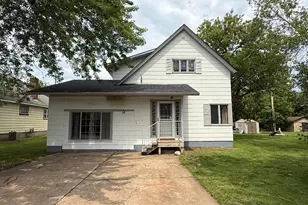 410 W 2nd Ave, Keewatin, MN 55753 - Photo 2