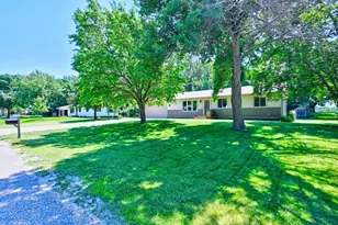 1912 Parkview Rd NE, Alexandria, MN 56308 - Photo 2