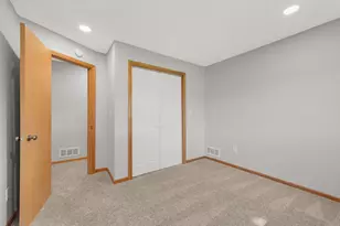 936 S Cedar St, Belle Plaine, MN 56011 - Photo 18