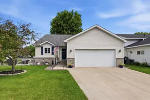 335 Pheasant Dr, Sartell, MN 56377 - Photo 1