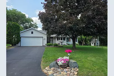 2295 Ariel Court N, North Saint Paul, MN 55109 - Photo 2