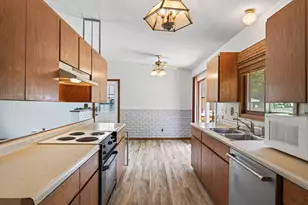 7817 67th Ave N, Brooklyn Park, MN 55428 - Photo 4