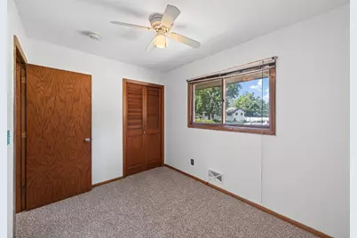 7817 67th Avenue N, Brooklyn Park, MN 55428 - Photo 12