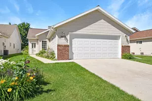 2853 35th St S, Moorhead, MN 56560 - Photo 2