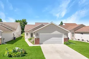 2853 35th St S, Moorhead, MN 56560 - Photo 1