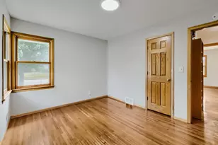 900 W 84th St, Bloomington, MN 55420 - Photo 8