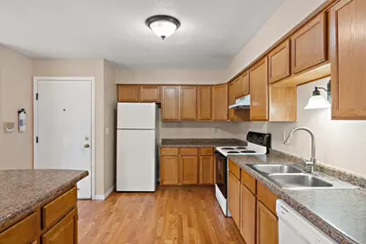 926 Wescott Trail #201, Eagan, MN 55123 - Photo 2
