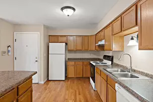 926 Wescott Trail, Eagan, MN 55123 - Photo 2