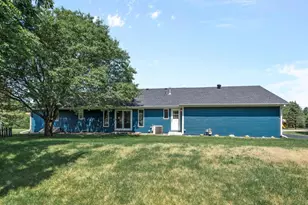 833 Tyrol Ln, Shakopee, MN 55379 - Photo 36