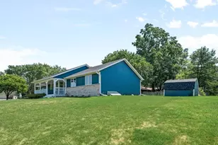 833 Tyrol Ln, Shakopee, MN 55379 - Photo 32