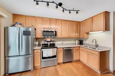2723 Wagon Wheel Curve, Chaska, MN 55318 - Photo 6