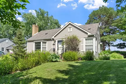 1820 Holton Street, Falcon Heights, MN 55113 - Photo 2