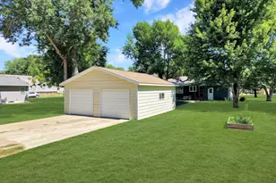 71 Rowland St, Tracy, MN 56175 - Photo 40