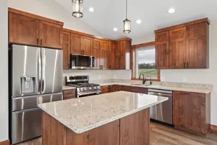 222 Eagle Ridge Dr, Roberts, WI 54023 - Photo 2