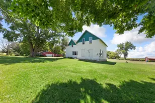 83839 310th St, Ellendale, MN 56026 - Photo 6