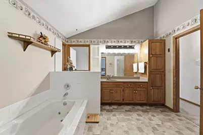 4067 Stockdale Drive, Vadnais Heights, MN 55127 - Photo 40