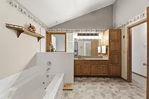 4067 Stockdale Dr, Vadnais Heights, MN 55127 - Photo 40