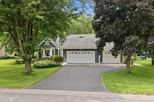 4067 Stockdale Dr, Vadnais Heights, MN 55127 - Photo 2
