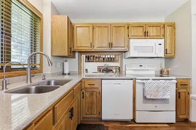 4067 Stockdale Drive, Vadnais Heights, MN 55127 - Photo 30