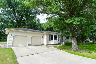 808 Alice Dr, Thief River Falls, MN 56701 - Photo 1