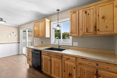 622 30th Street NE, Rochester, MN 55906 - Photo 2
