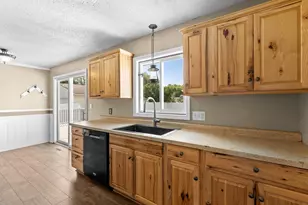 622 30th St NE, Rochester, MN 55906 - Photo 2