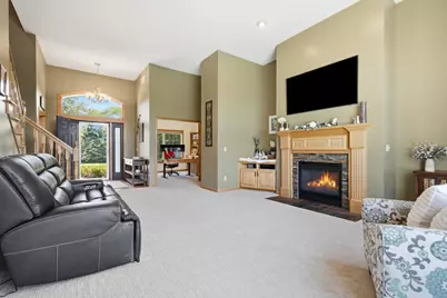 923 Cloverleaf Circle, Hudson, WI 54016 - Photo 6