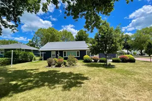 18 S Paffrath Ave, Springfield, MN 56087 - Photo 6