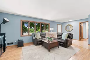 9101 Upton Ave S, Bloomington, MN 55431 - Photo 4
