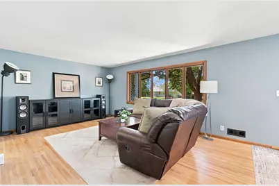 9101 Upton Avenue S, Bloomington, MN 55431 - Photo 6