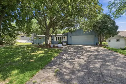 9101 Upton Avenue S, Bloomington, MN 55431 - Photo 2